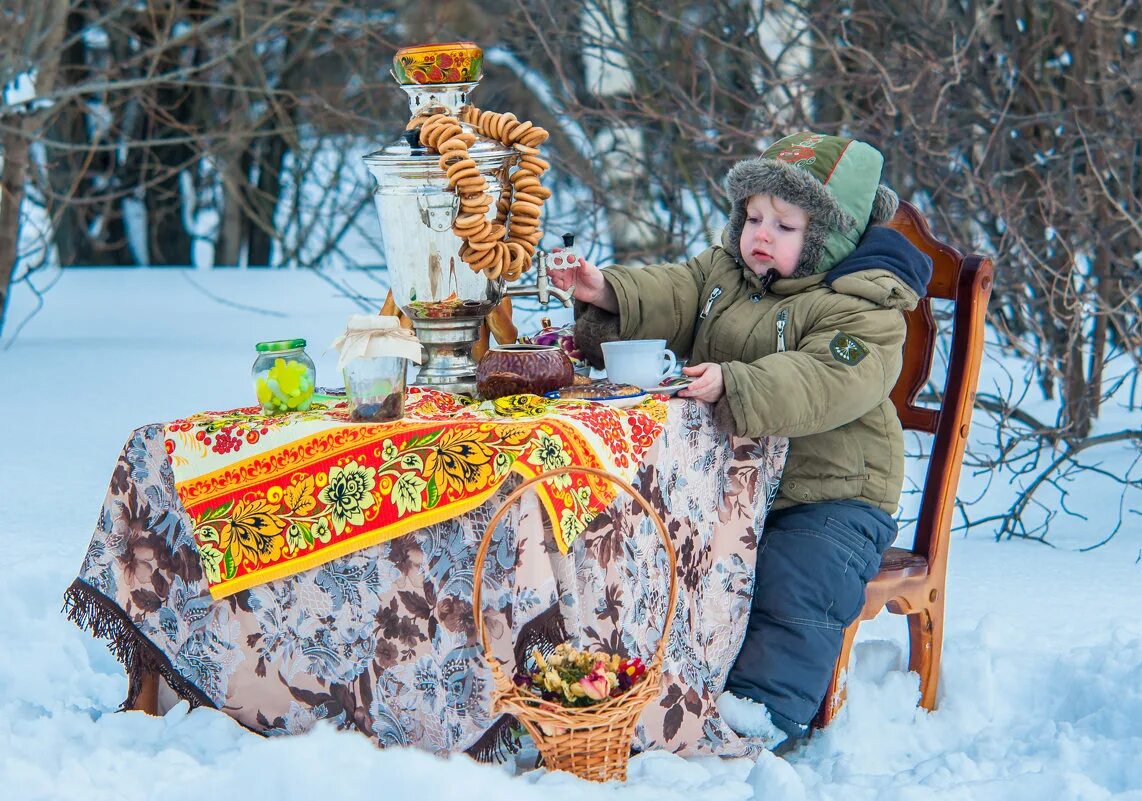 Фотозона на Масленицу. Стол на Масленицу. Декорации на Масленицу. Декор стола на Масленицу. Шашлык самовар