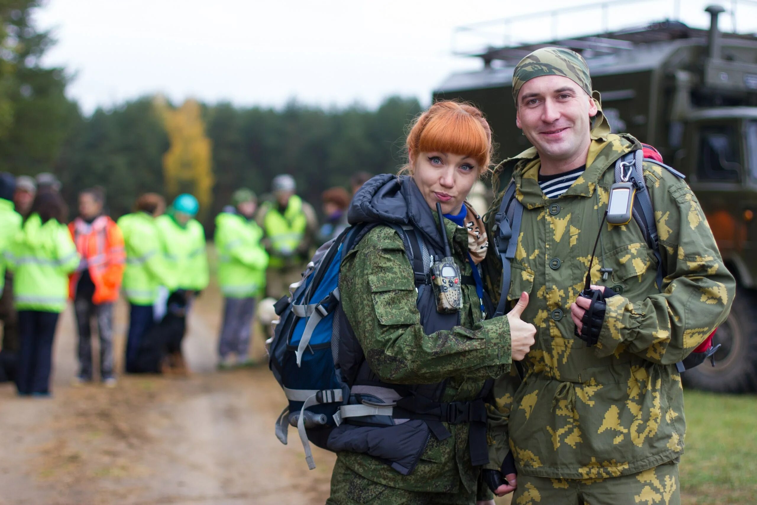 День волонтера фото. День добровольца армии. Открытка с днем волонтера. Молодежь волонтеры Мелитополь. День добровольца военного