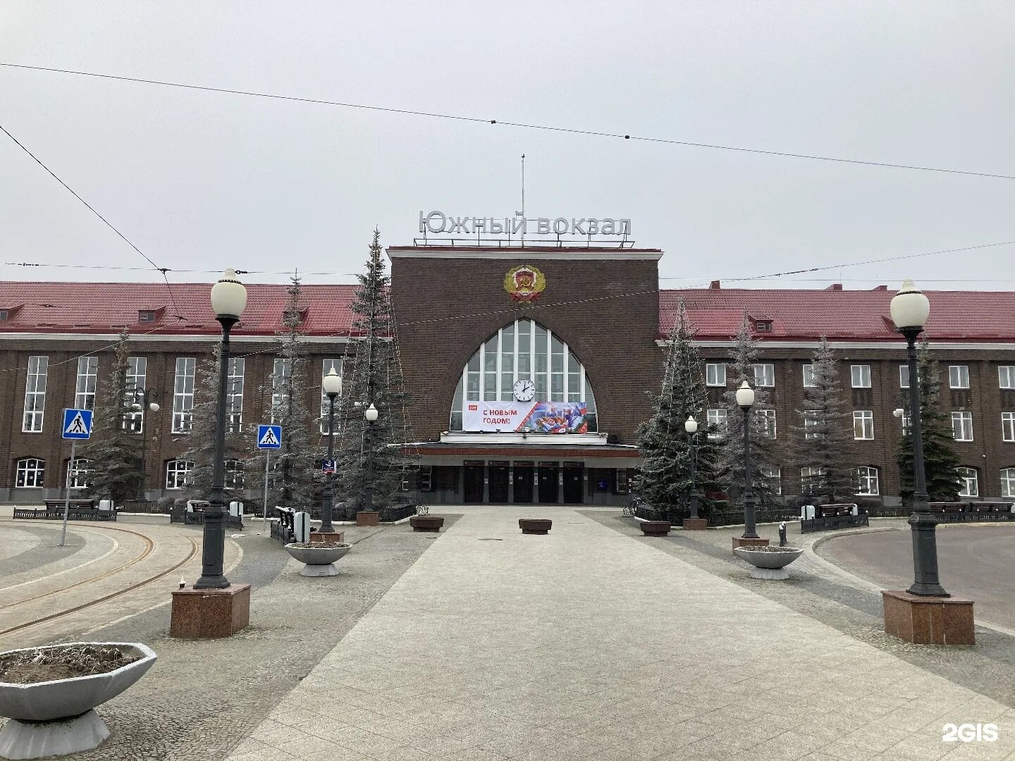 парковка у южного вокзала калининград. южный вокзал калининград. южный вокзал калининград работа. вокзал калининград-южный калининград. южный железнодорожный вокзал калининград.