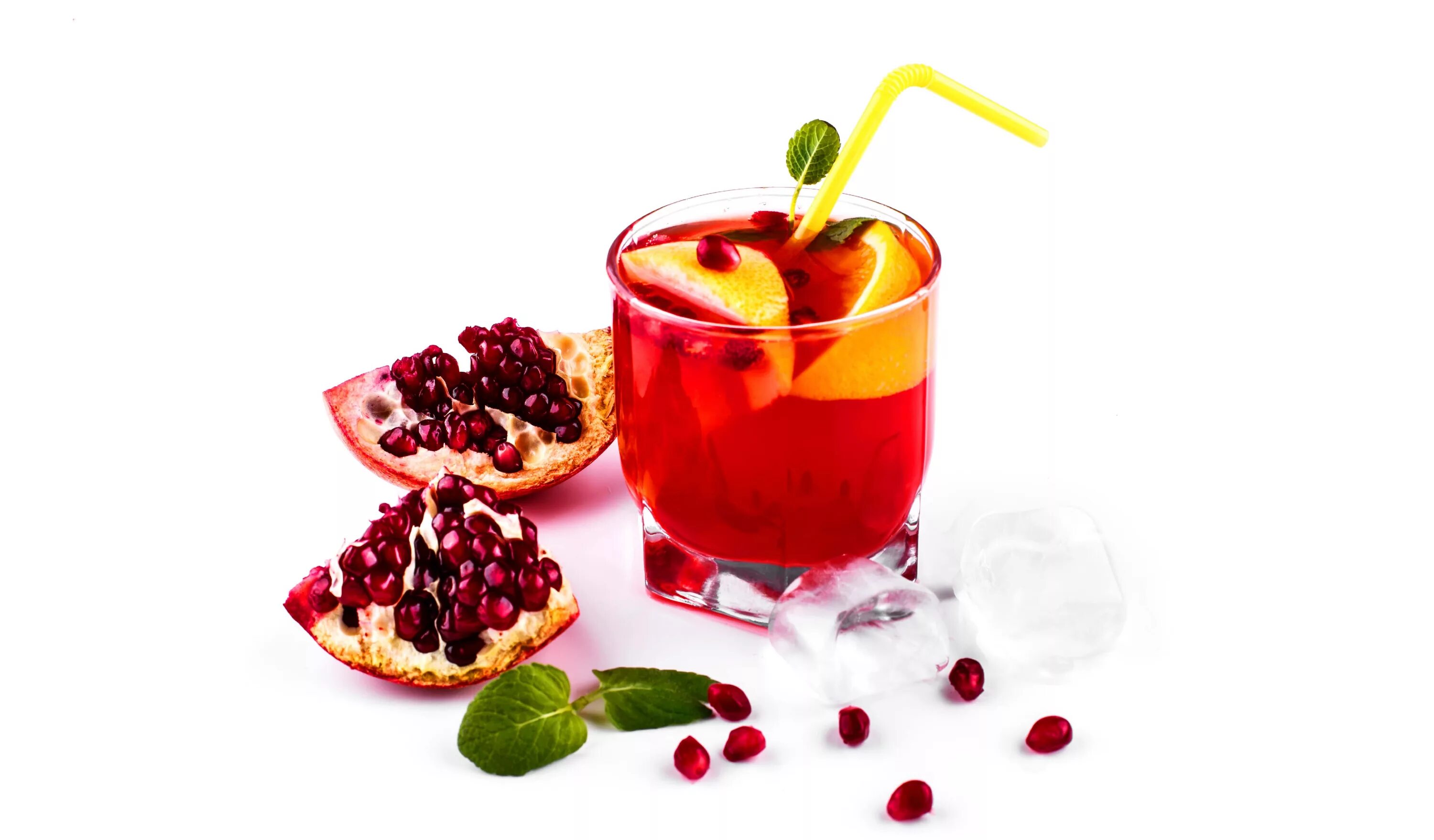 Pomegranate гранат напиток. Гранатовый сироп Гренадин. Гранатовый коктейль. Гранатовый лимонад. Смузи гранат