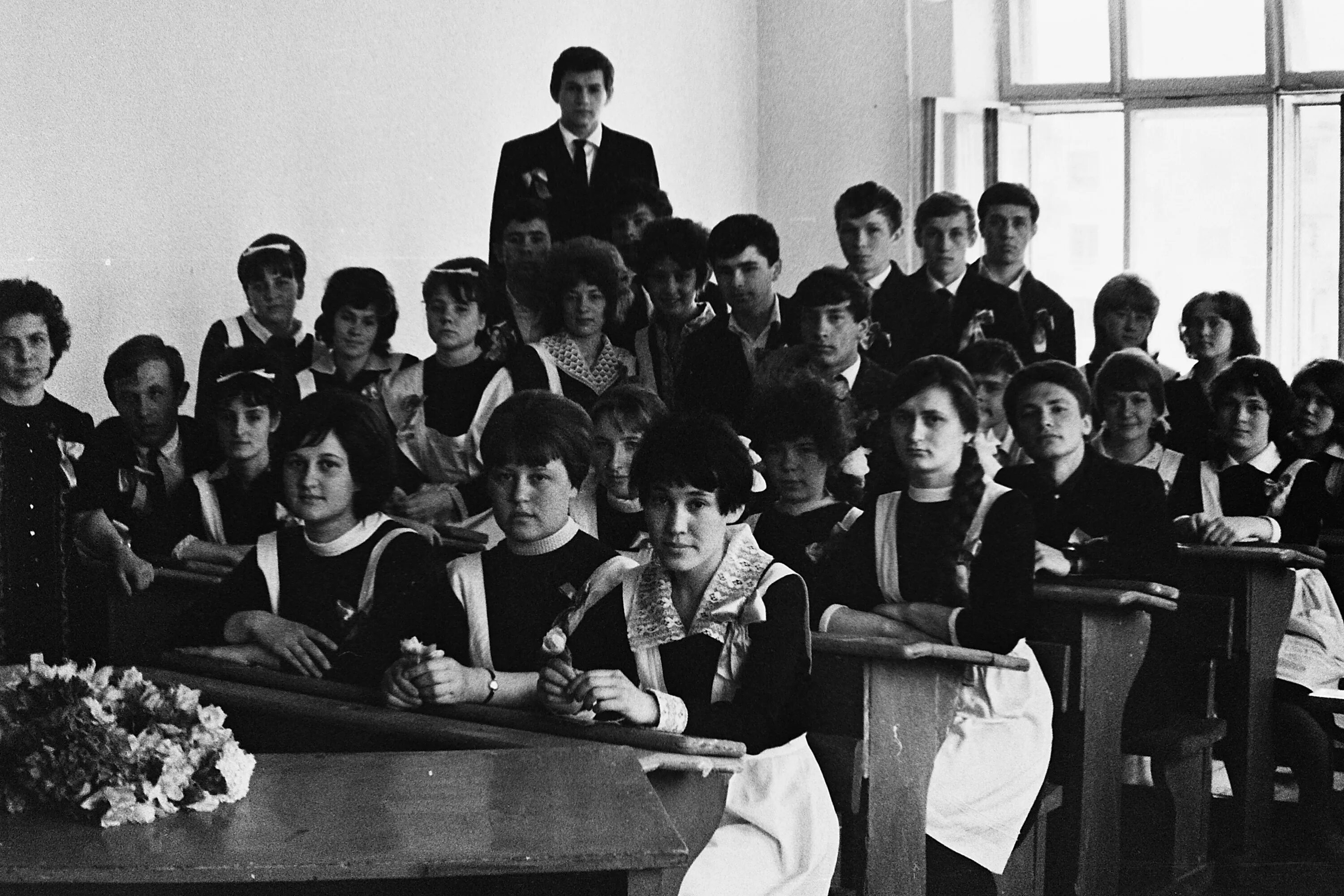 Советские школьники. Школа в 70-е годы. Ученики Советской школы. Советские школьники выпускники. Школа 70 80 годы