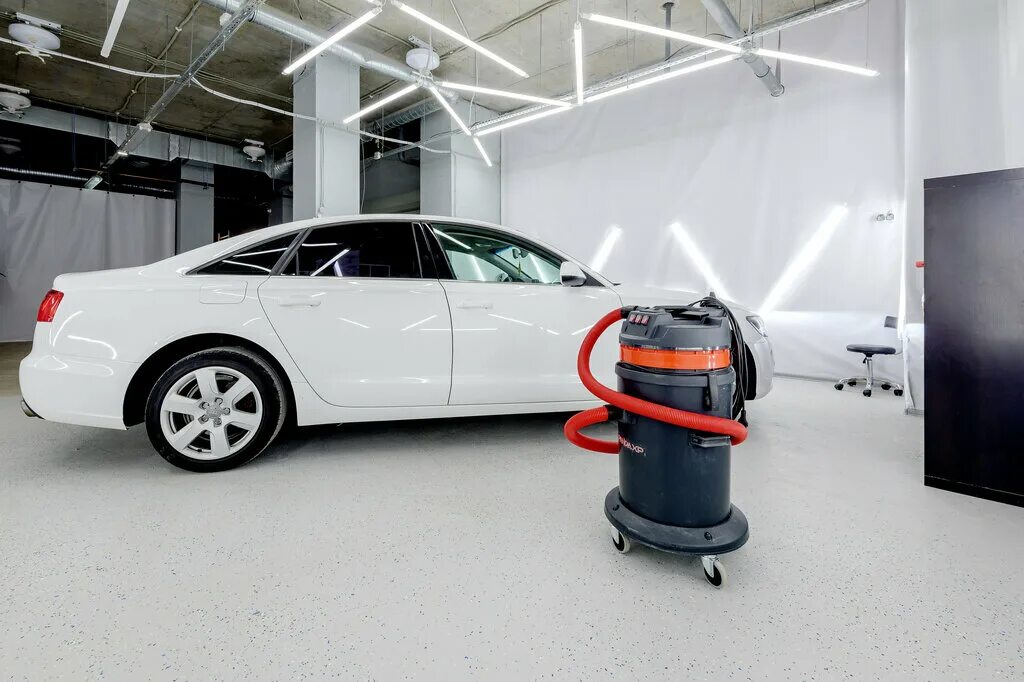 Детейлинг спб. Автомобильный центр. Автосалон стачек 106. Кварц мастер детейлинг санкт петербург. Мойка машины.