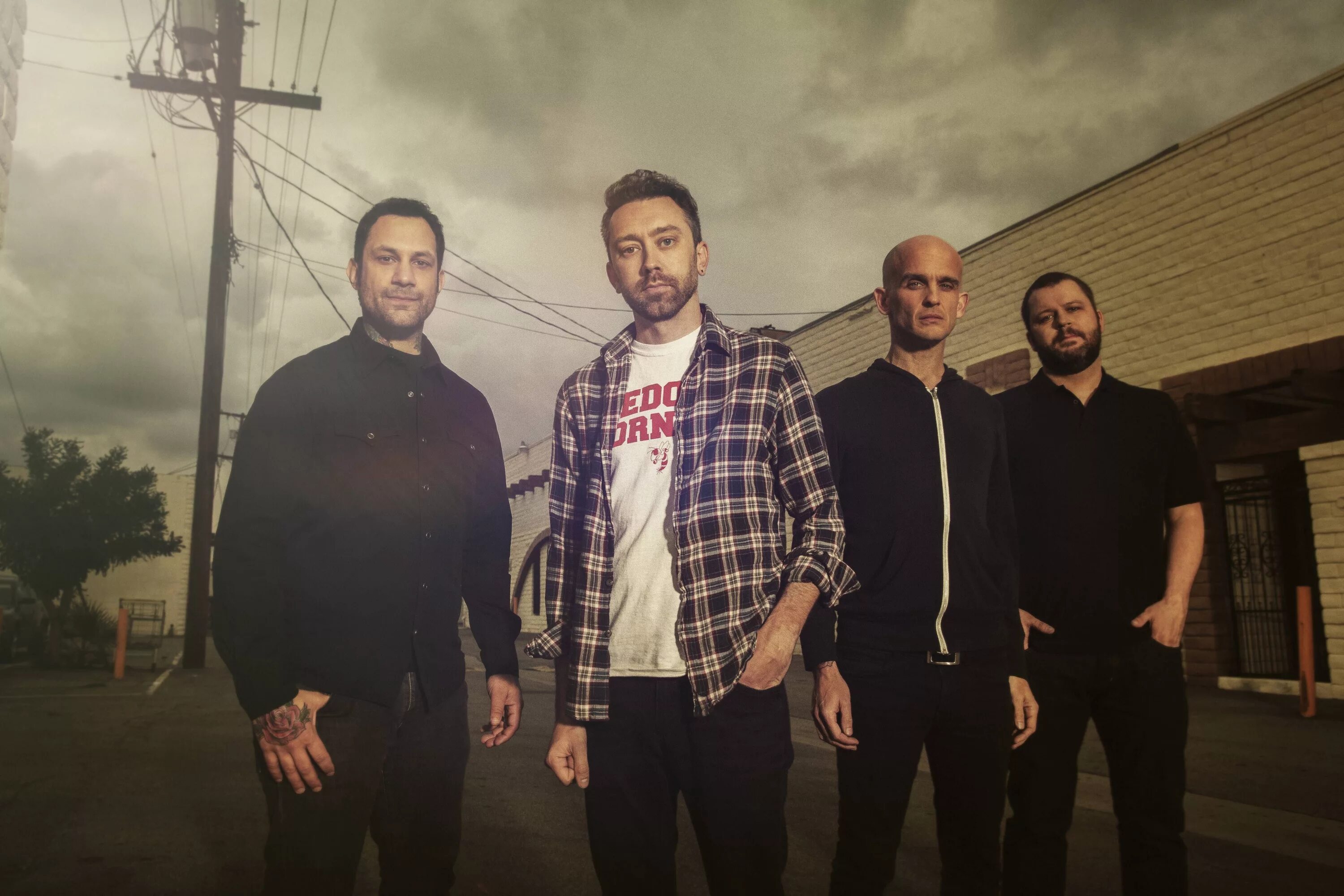 Against группа. Райз эгейнст группа. Группа Rise against against 2022. Rise against Band 2021. Rise against 2023.