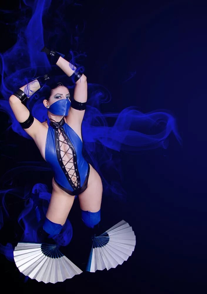 Kitana 18. Китана Mortal Kombat. Принцесса Китана. Китана MK 3 косплей. Mortal Kombat Kitana.