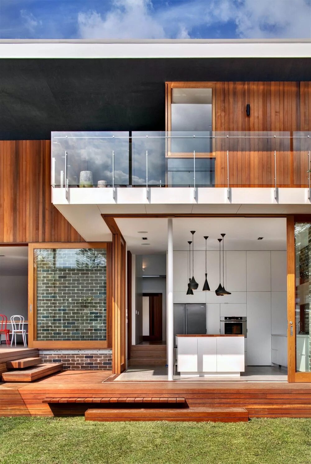 Странный дом (weird house). Альпы. Модерн хаус архитектурная мастерская. Оригинальный маленький домик. Полукруглый дом.