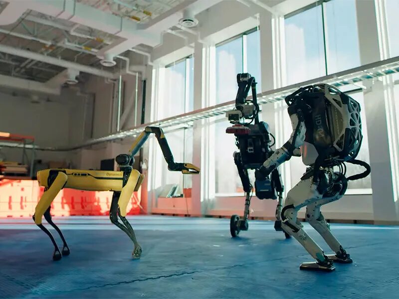 Видео а 4 робот. Роботы бостон динамикс видео. boston dynamics танцующий робот. boston dynamics танцы роботов. робот сороконожка бостон дайнемикс.