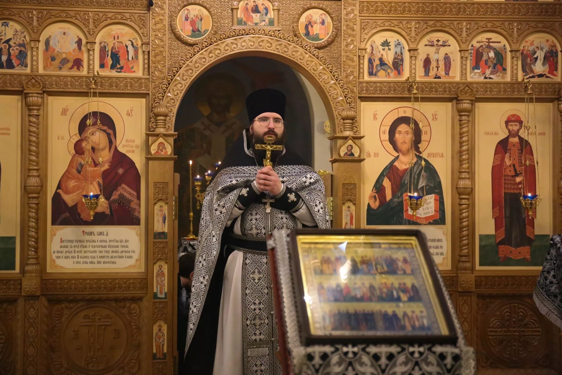 Храм святого благоверного князя димитрия донского в раеве. Раево храм дмитрия донского. Храм святого благоверного князя димитрия донского в раеве. Отец матфей сериал с 2008 г. Раево храм дмитрия донского.