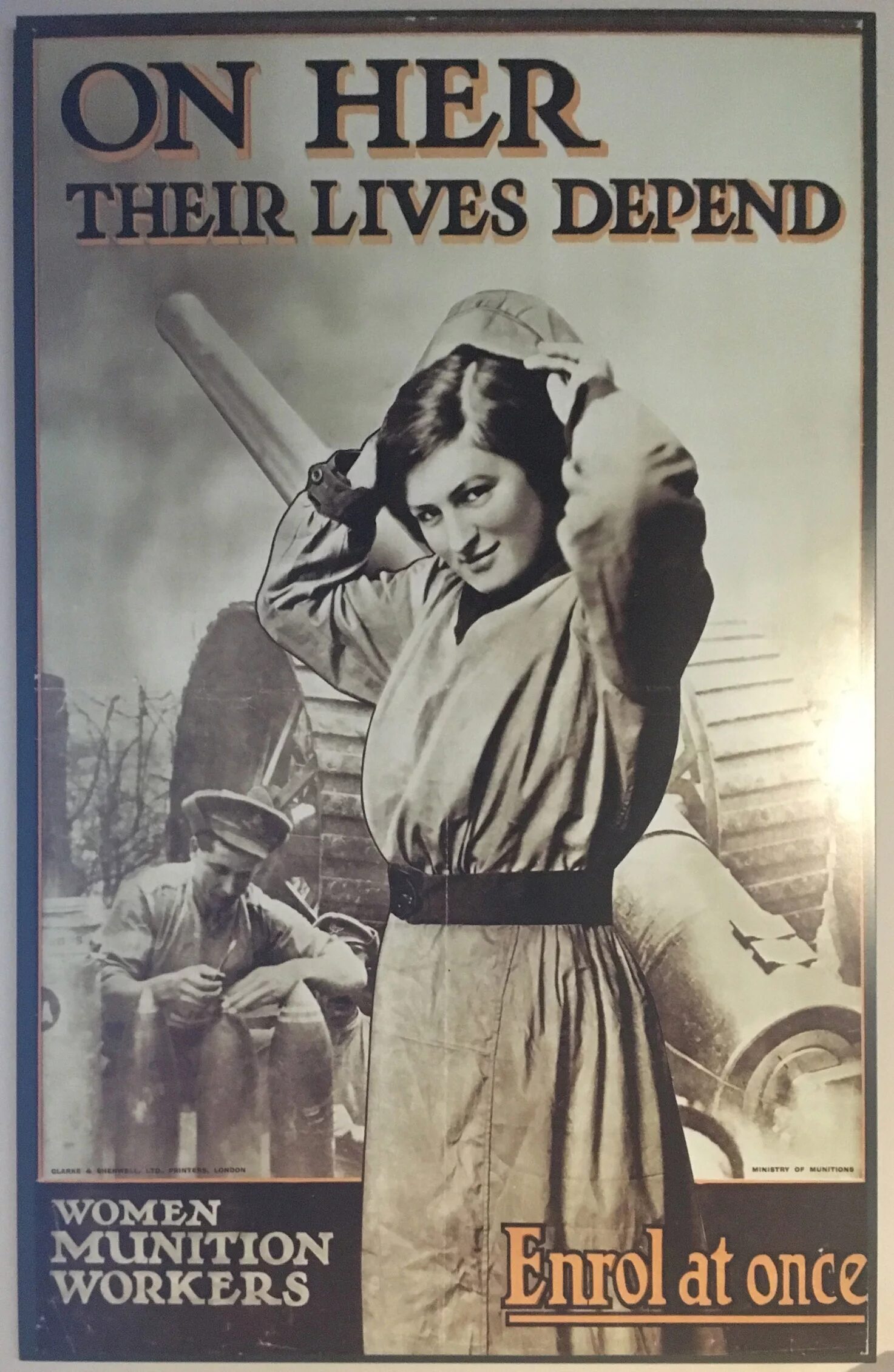 Плакаты первой мировой войны женщины. Женщины на войне постеры. Женщины в первой мировой войне. Образ женщины в плакатной пропаганде в первой мировой. Плакат женщины войны