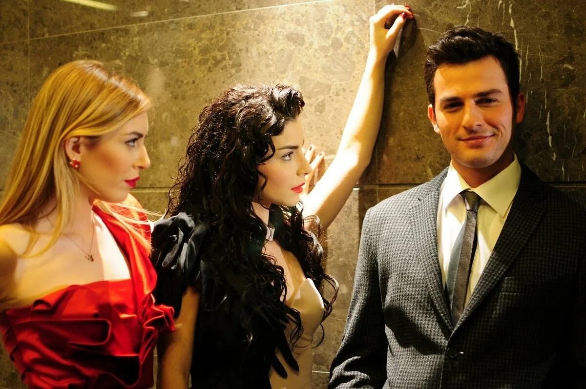 Маленькие тайны на турецком языке. Маленькие тайны на турецком языке. Маленькие тайны на турецком языке. Маленькие тайны на турецком языке. Бурак озчивит маленькие тайны.