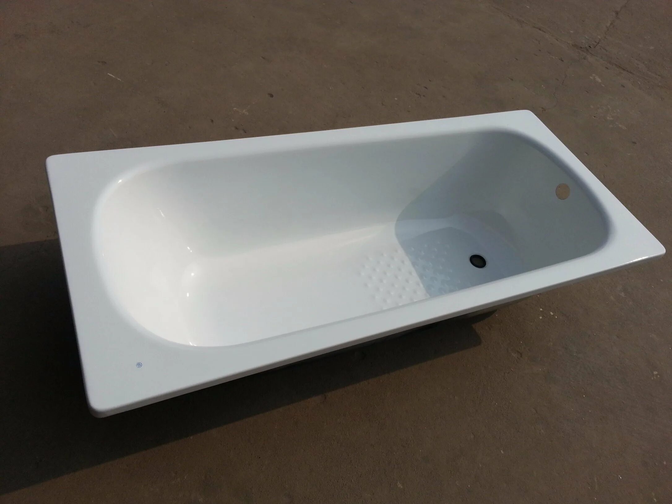 Ванная стальная купить. Ванна Svedbergs Enamelled Bath 1204 сталь. Ванна стальная эмалированная. Ванны стальные эмалированные. Железная эмалированная ванная.