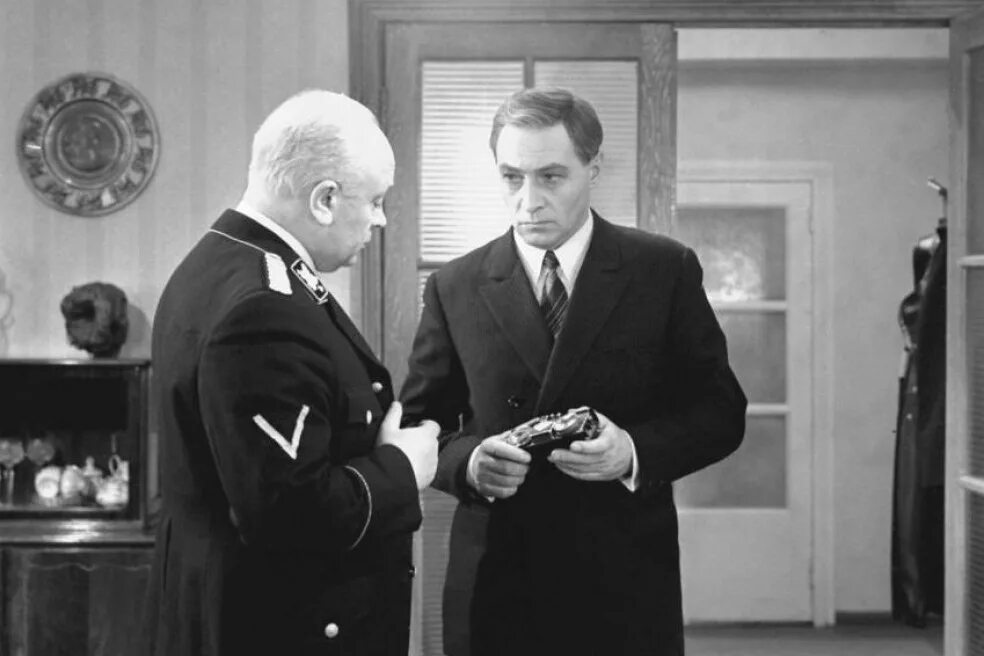 17 мгновений весны штирлиц. Семнадцать мгновений весны (1973). 17 мгновений весны штирлиц. Первый 17 мгновений весны. Первый 17 мгновений весны.