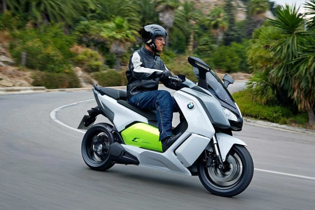 BMW Evolution Scooter. Электроскутер BMW C Evolution. Макси скутер электро БМВ. Электроскутер БМВ Эволюшн. Скутеры электроскутер