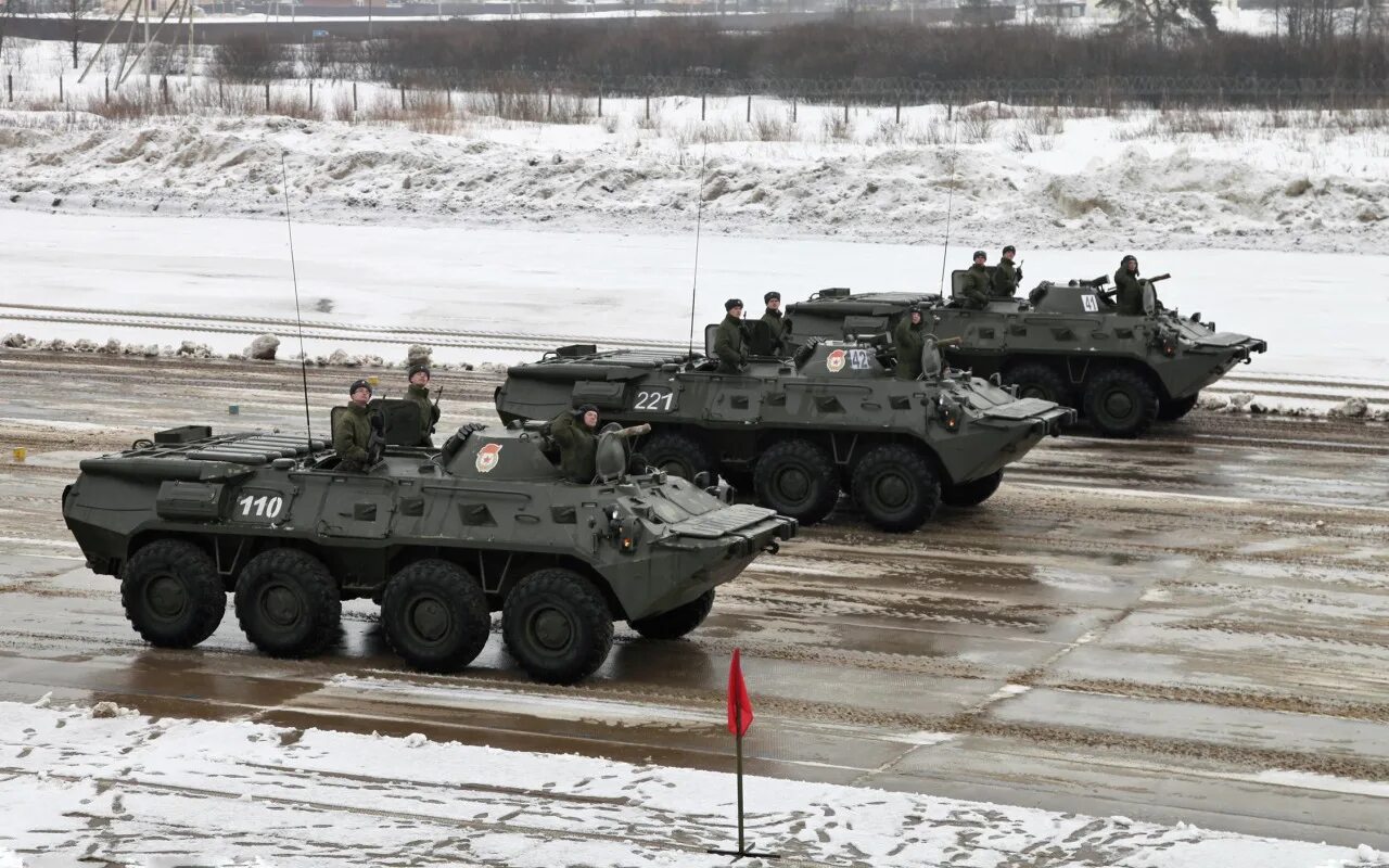 Военная техника БТР 80. БТР-80 бронетранспортёр. БТР 80 Россия. БТР 80 Российской армии. Военно технические сайты