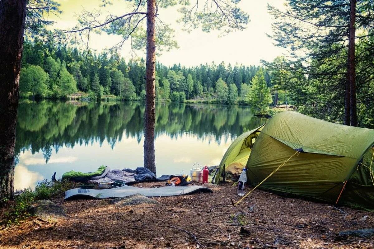Где остановились на ночевку. Палатка кемпинг домик зеленый xyp602. Палаточный городок Увильды. Озеро Синара кемпинг. Кемпинг Тургояк 2022.