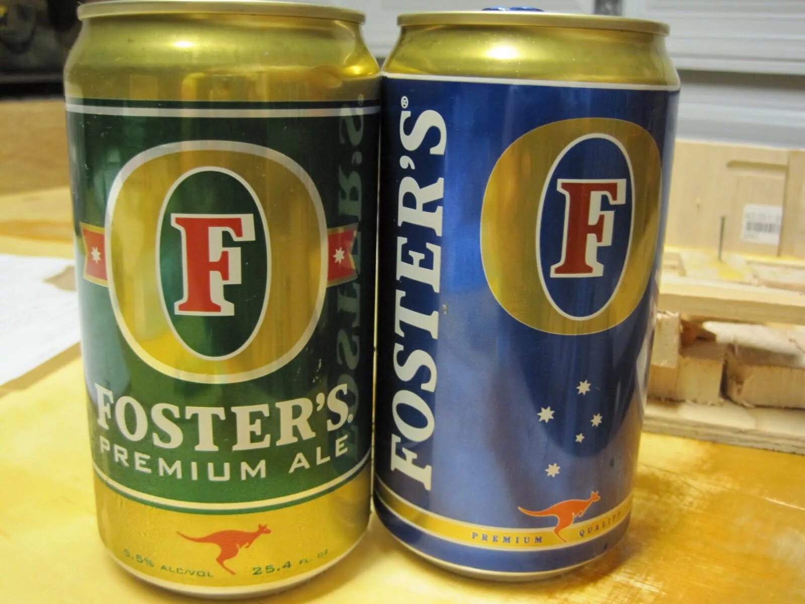 Пово 5 фото. Фостер пиво. Австралийское пиво Фостер. Fosters пиво 2004. Пиво Fosters в России.