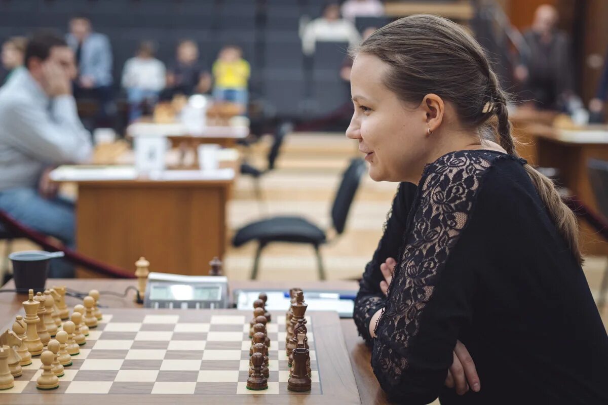 Гунина валентина шахматы. Валентина евгеньевна гунина. Гунина валентина шахматы. Шахматистка гунина. Гунина шахматистка.