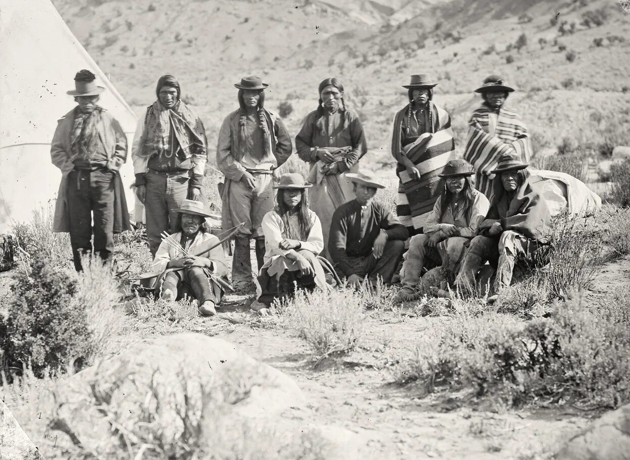 жд станция на диком западе. америка 19 век дикий запад. ковбой сша 19 века. переселенцы сша 19 век. железнодорожная станция америка 19 век.