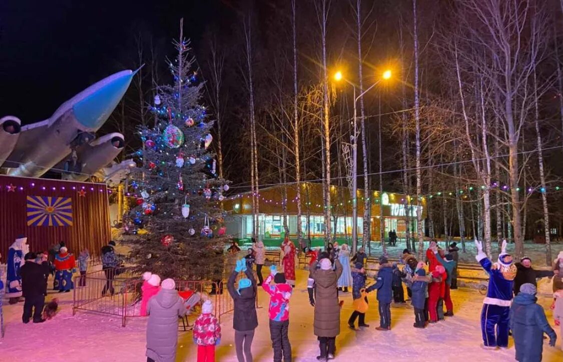 Югорск 2 военная база. Югорск два. Югорск два. День микрорайона югорск-2 «под крылом самолета». Югорск два.