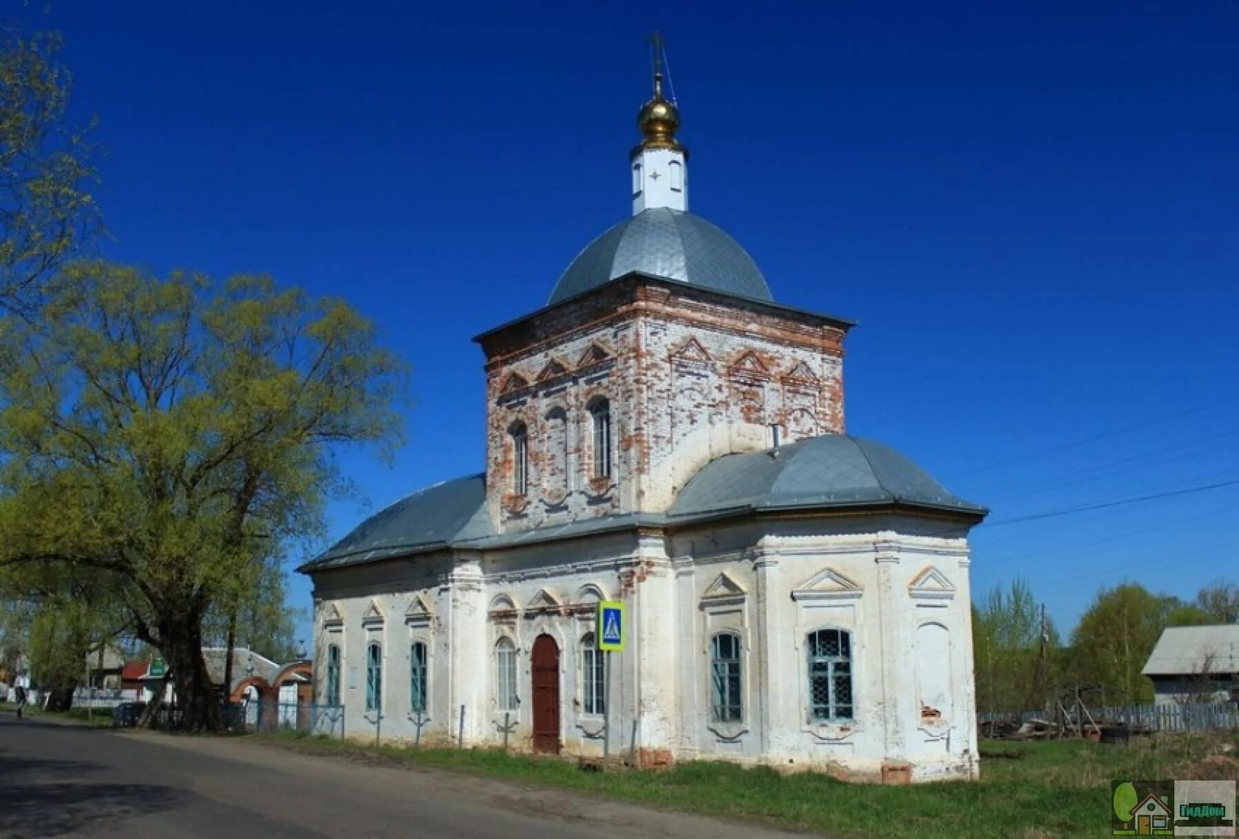 Погода ахматово. Храм Покрова Пресвятой Богородицы село Ахматово. Церковь Покрова Пресвятой Богородицы в Ахматово Алатырь. Ахматово село Чувашия. Церковь с Ахматово Чувашия.