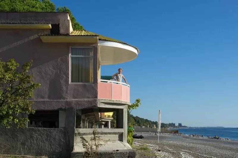 челюскинцев абхазия гагра. апсны-абазашта гагра, абхазия. абхазия гагры 2023. гагры дом на берегу моря. апсны-абазашта 3 абхазия гагра.