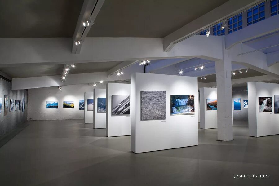 Музеи список. Список выставочных залов. Выставочный зал галерея а3. Г пермь музей центральный выставочный зал. Список выставочных залов.