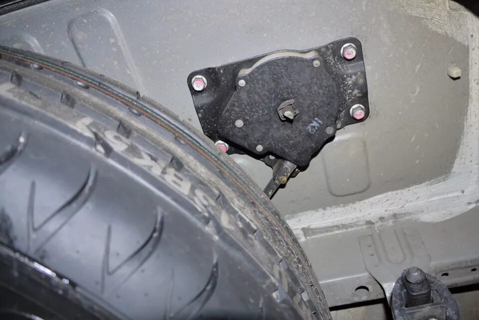 Как снять запаску на киа соренто Защита запаски KIA Sorento XM (09MY) 2009-2012 KIA Sorento (2G), 2,4 л, 2012 г
