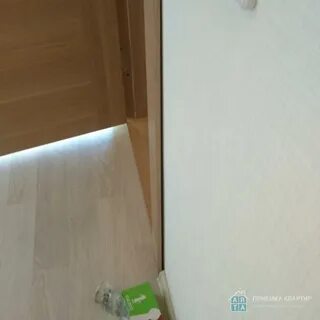 Щель между дверью
