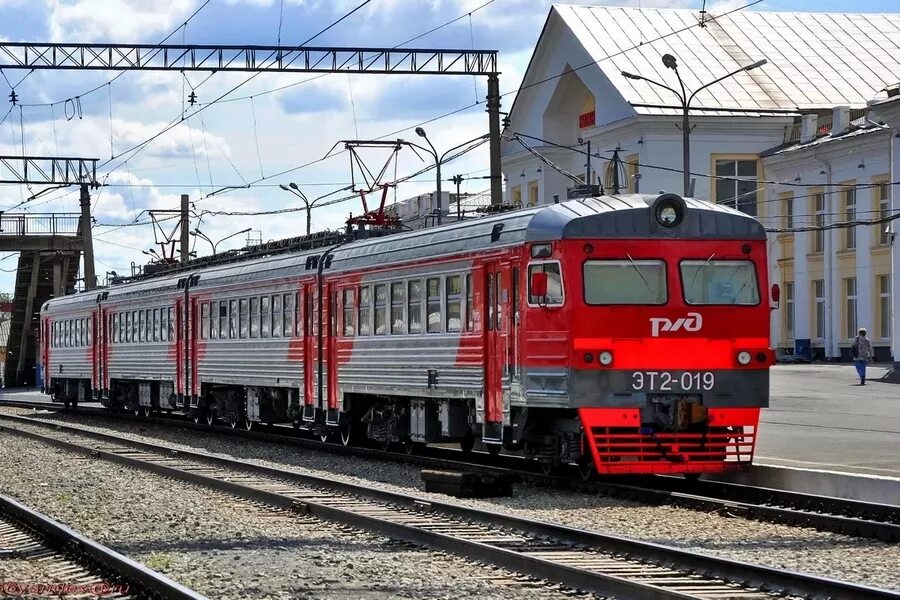 поезд ласточка екатеринбург нижний тагил. электричка в нижнем тагиле. поезд ласточка екатеринбург нижний тагил. электропоезд нижний тагил екатеринбург. расписание электричек екатеринбург нижний тагил.