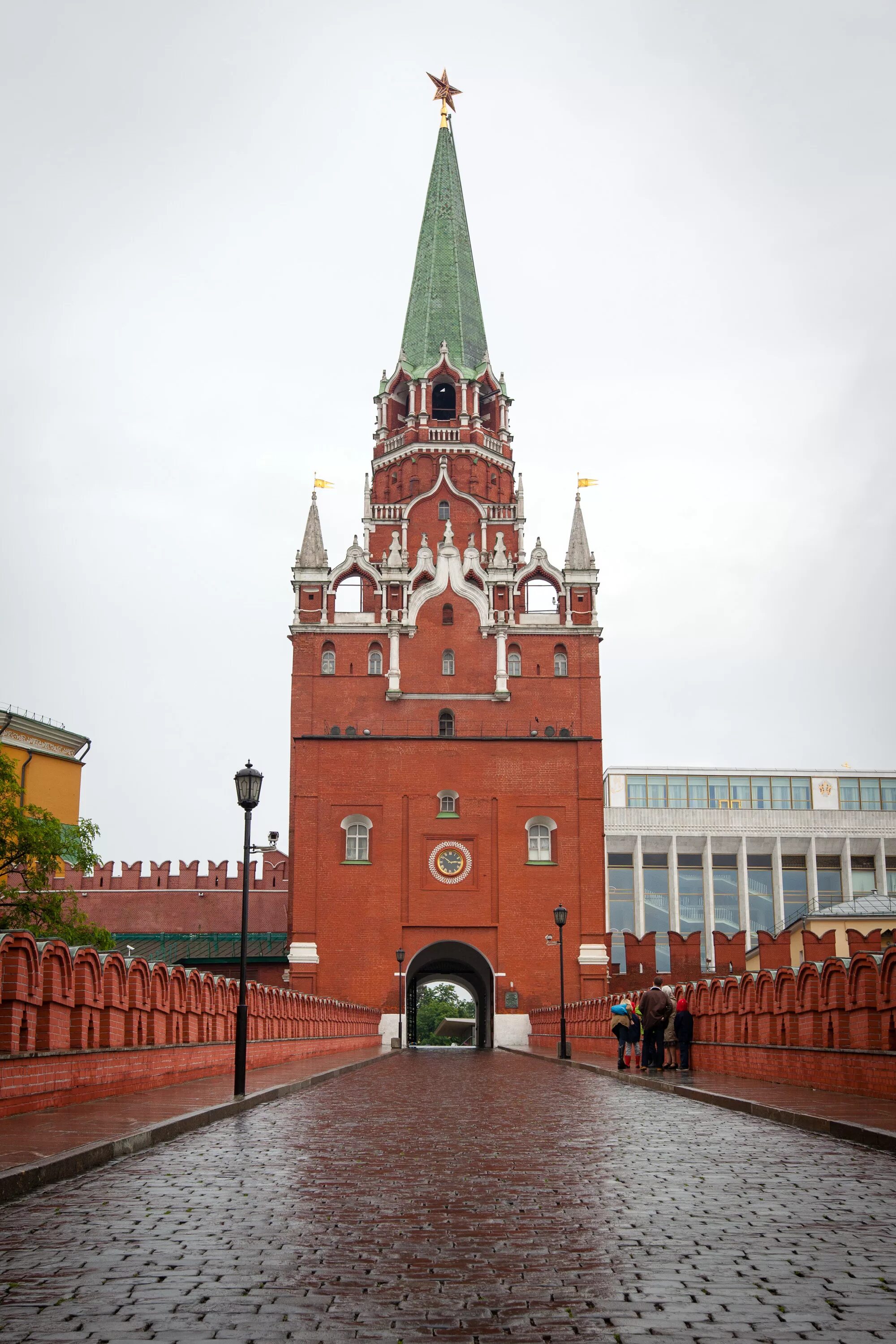 Троицкая башня Московского Кремля. Троицкая башня Московского Кремля 1495. Троицкий мост Кремля. Москва Кремль Боровицкая башня. Kremlin отзывы