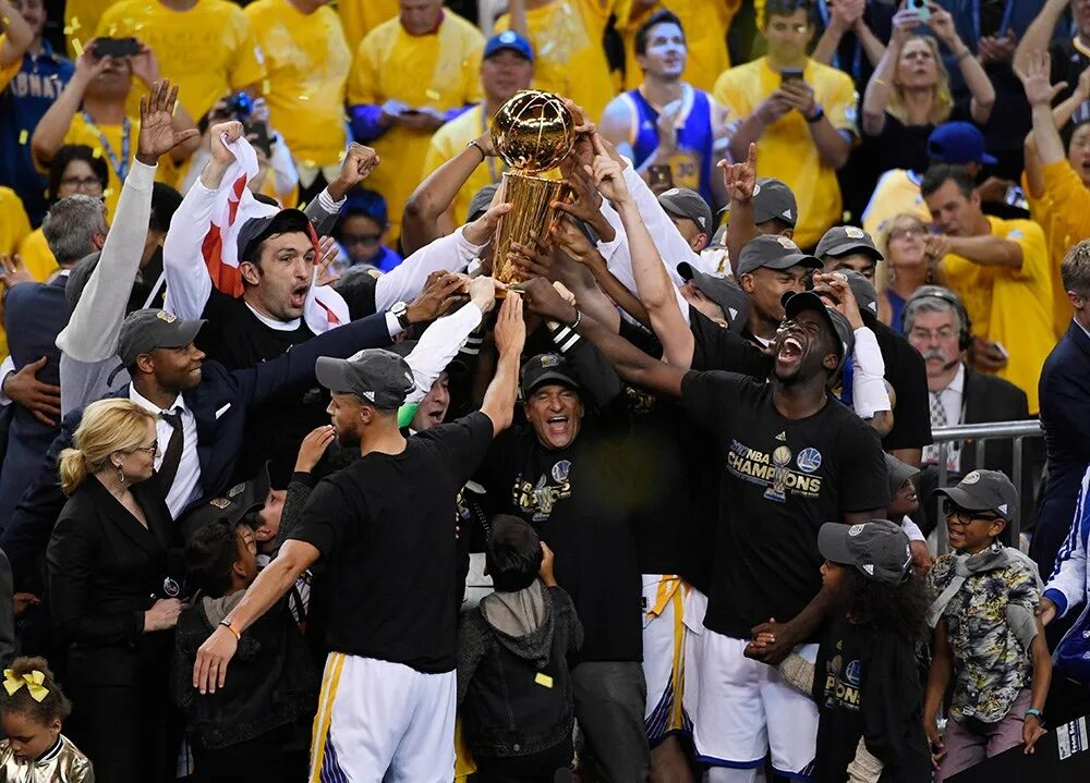 Голден стэйт уорриорз чемпионы нба. Gsw 2017. Stephen curry 2022 champion. Warrior champions. Warrior champions.