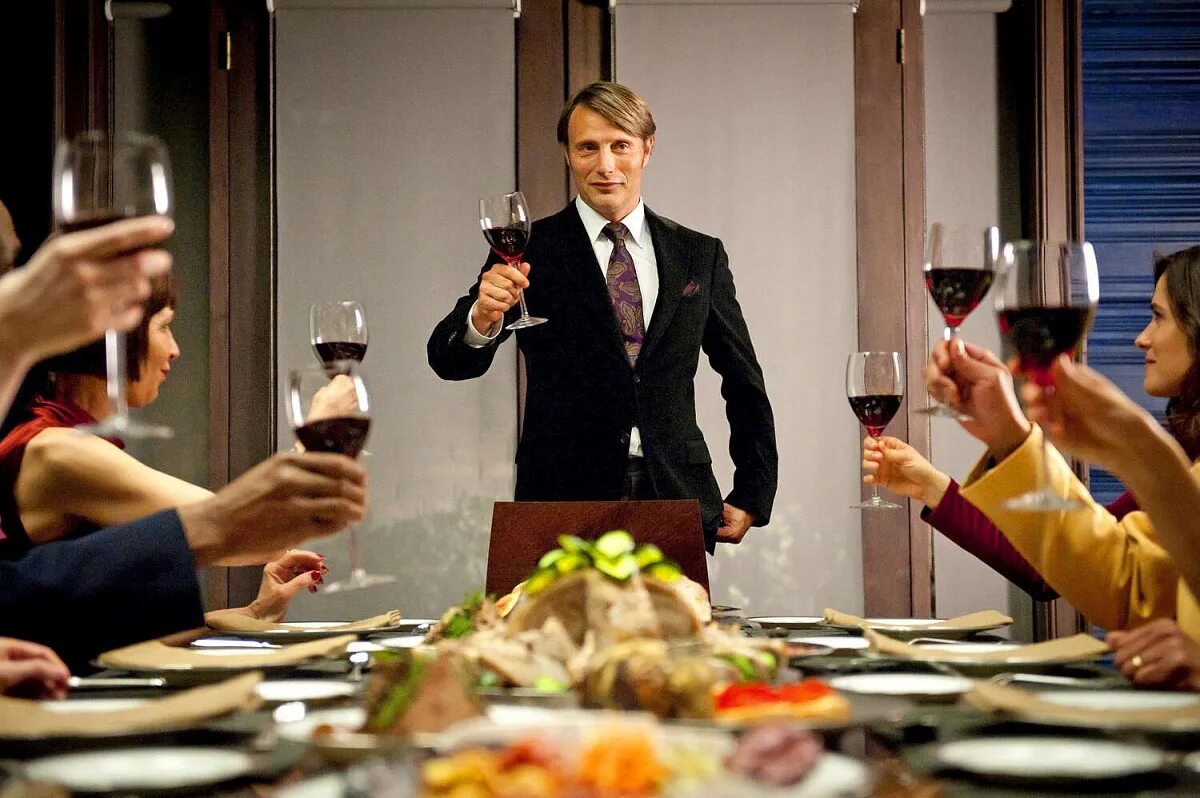 Не дождавшись ужина. Креативная реклама еды. Лобстеры в ресторане. Парень и девушка в ресторане. Ужин на одного.