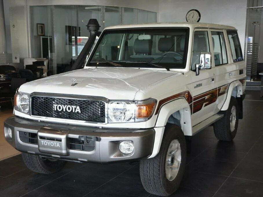 Toyota fj cruiser trd белый цвет. Land cruiser hardtop iii (j7_). Fj cruiser dubai. тойота из эмиратов. тойота из эмиратов.