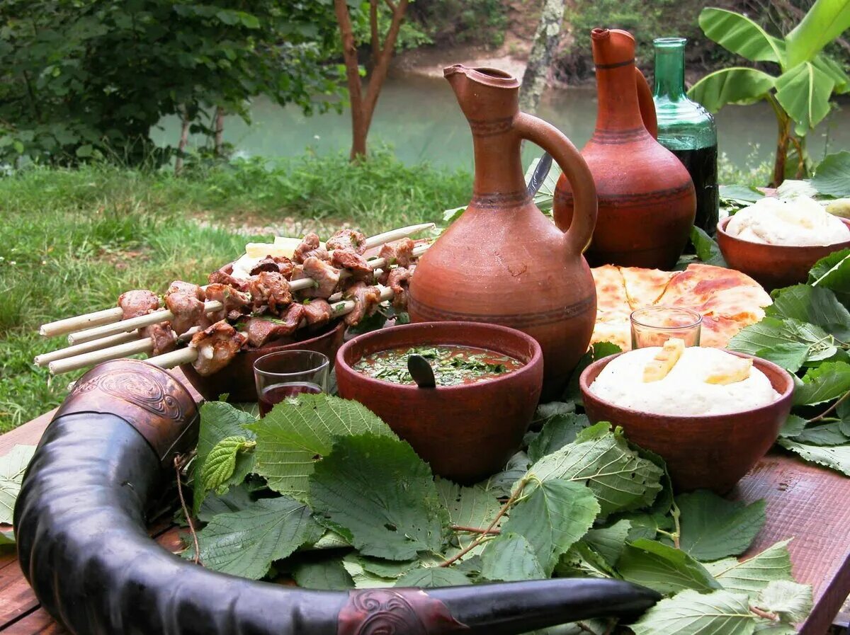 Дурипш Абхазия застолье. Абхазское застолье в селе Дурипш. Экскурсия в с. Дурипш, Абхазия. Вино Дурипш Абхазия.