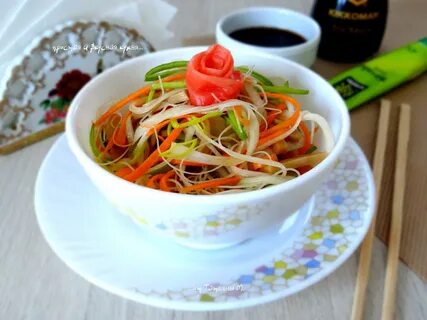 Рисовая лапша с овощами