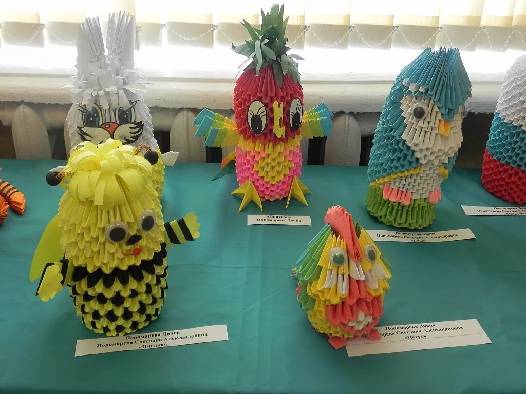 Выставка вышивки. Мастер класс для педагогов оригами. Выставка кружка оригами. Выставка работ кружка. Название выставка работ кружка.