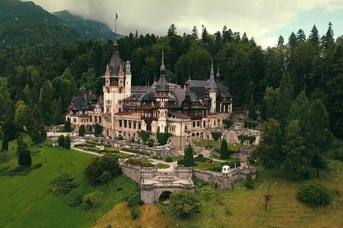 Замки трансильвании фото Haga un recorrido virtual por el castillo de Drácula ahora Winchester mystery ho