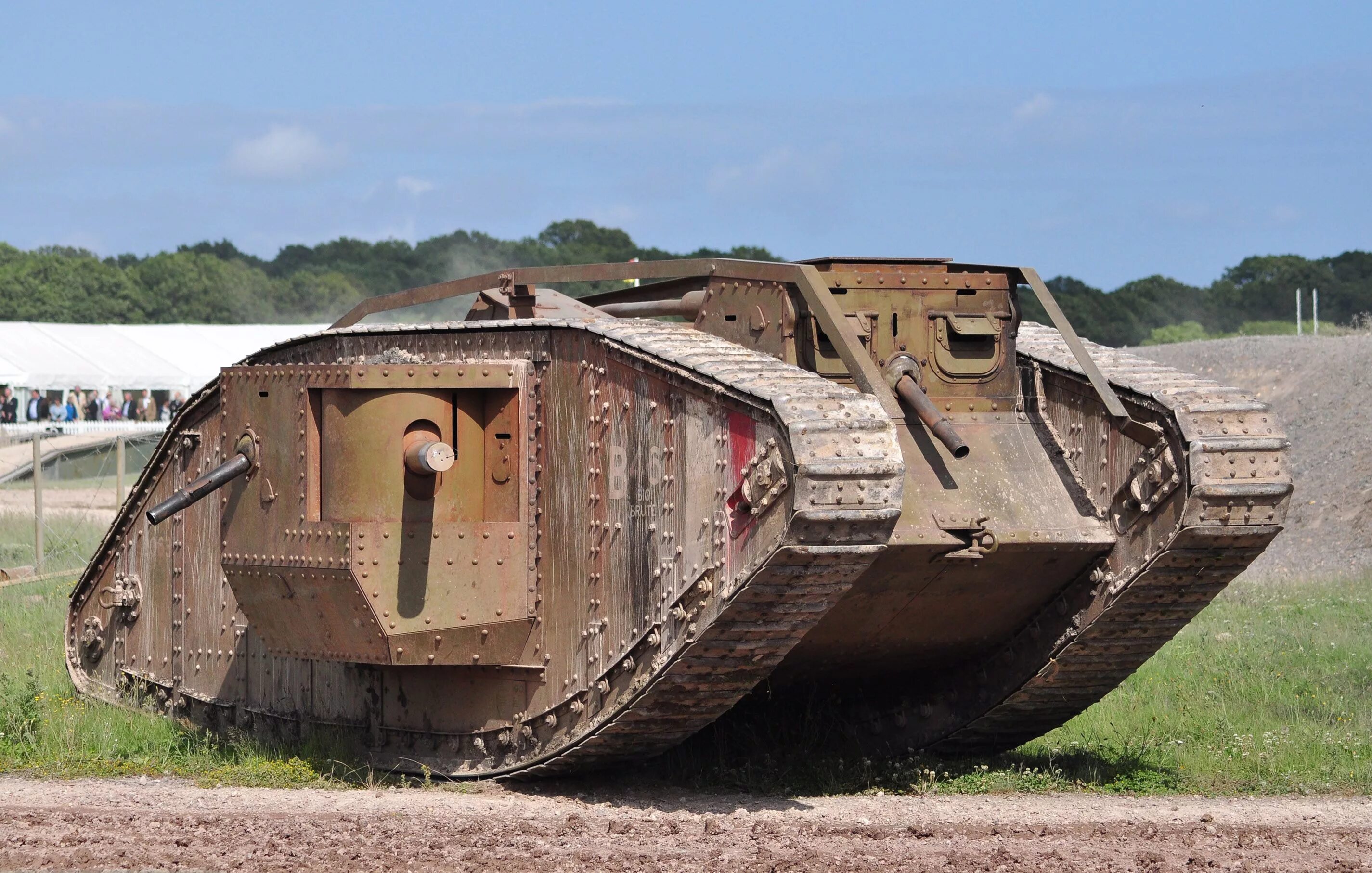 Mark 4 танк. Танки первой мировой войны 1914-1918. Танк 1 мировой войны. Первые танки фото