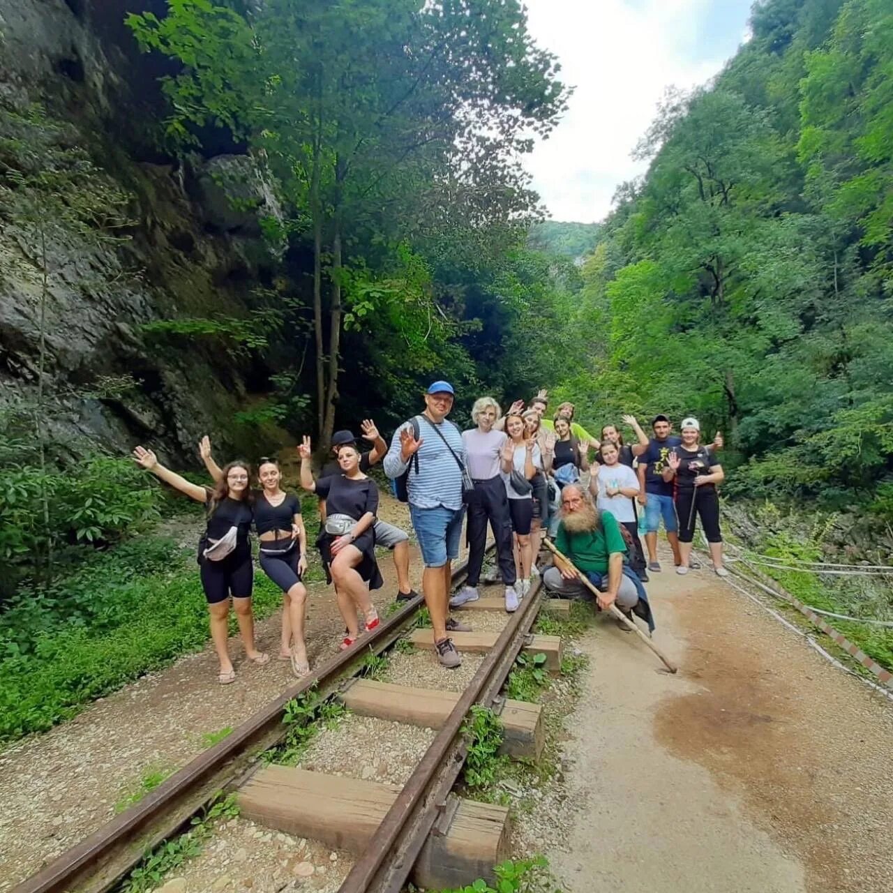 Расписание паровоза в гуамском ущелье. Гуамское ущелье. Билет на поезд в гуамском ущелье. Гуамский паровозик расписание. Расписание паровозика в гуамском ущелье.