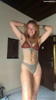 Rayne Falls Leaks - Daring Photos & Videos