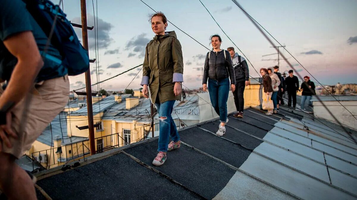 Прогулки по петербургу экскурсии. Экскурсии по крышам санкт-петербурга. крыши санкт-петербурга экскурсия. прогулка по крышам питера. экскурсия по крышам санкт-петербурга 2025.