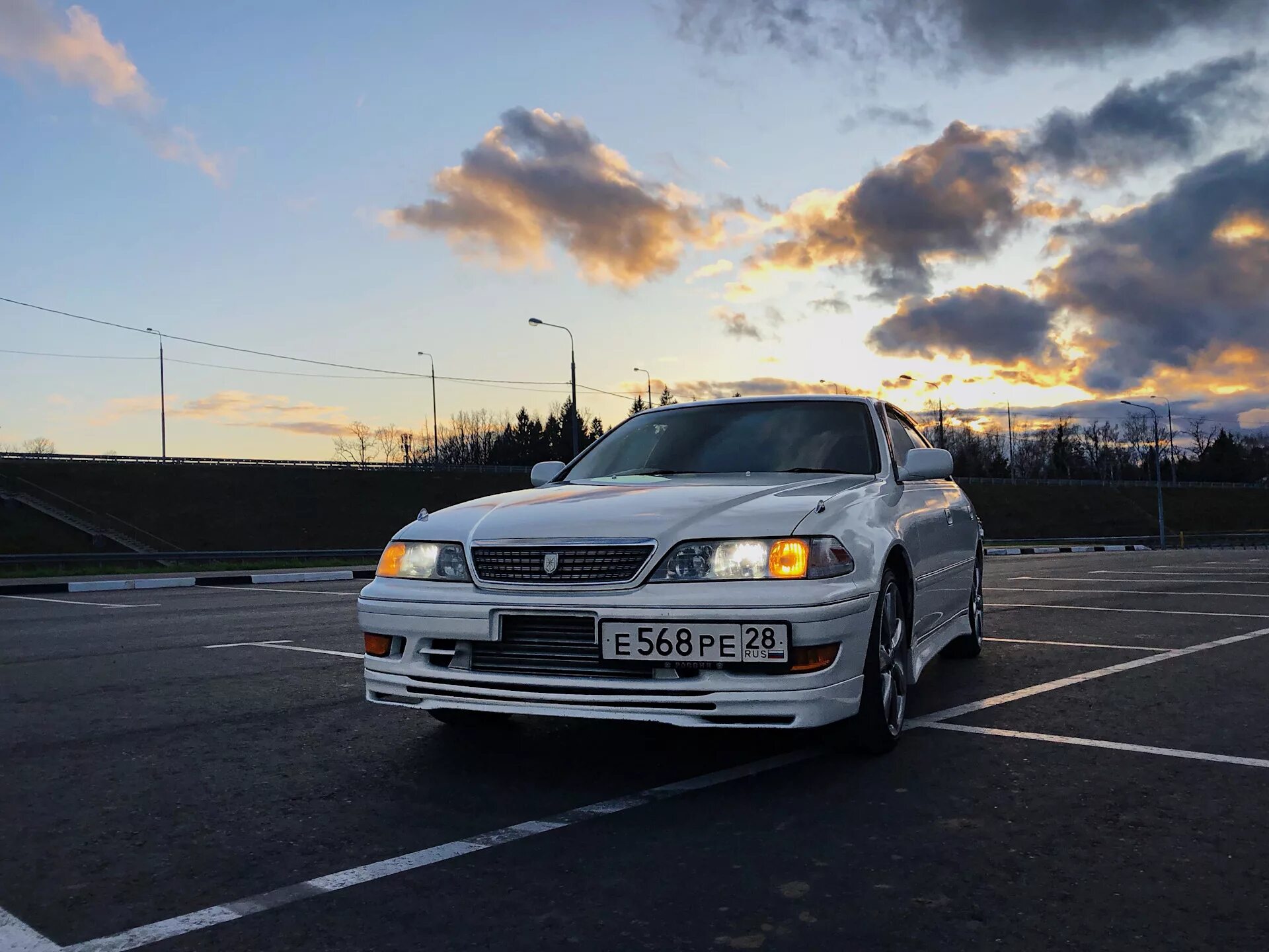 Mark tourer v. Toyota Mark 2 100.