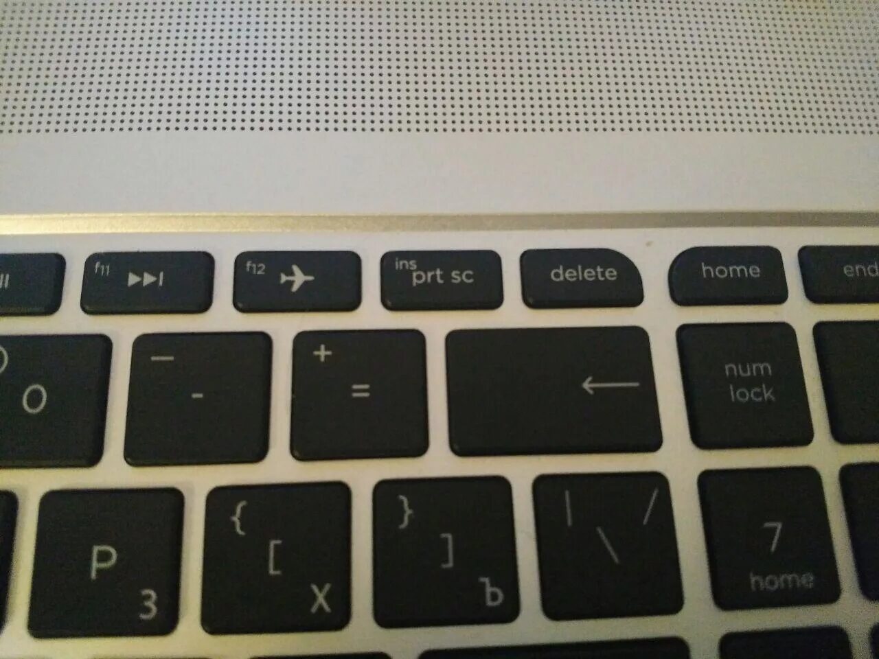 Нажать клавишу insert