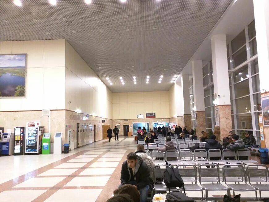 Жд вокзал уфа внутри фото Уфимский железнодорожный вокзал на один день превратился в открытую общественную