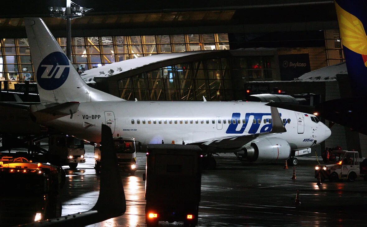 Ютэйр стамбул. Самолет внуково фото. Utair внуково. Самолет азербайджан хава йоллары. Azal москва тбилиси.