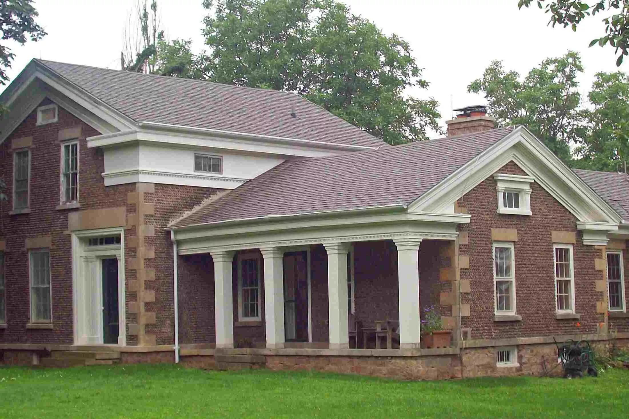 Фасад американка. Siding удочка. Американка декоративная штукатурка фасад. Американка декоративная штукатурка фасад. Штукатурка американка на фасаде.