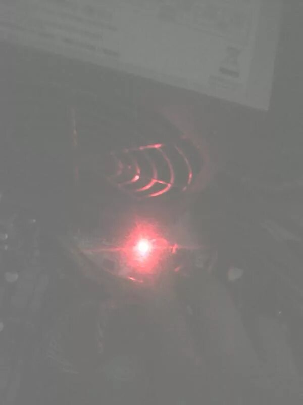 Лампочка Power горит красным цветом модем. L3+ горит красная лампочка. Горит красная лампочка на титанате. ASUS Zenfone uорит красная лампочка.