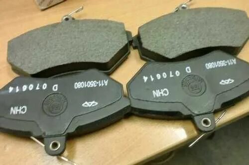 Передние тормозные колодки на чери амулет а15. Тормозные колодки чери амулет. Передние тормозные колодки на чери амулет а15. Колодки передние чери амулет а15 артикул. Колодки передние на чери а15.