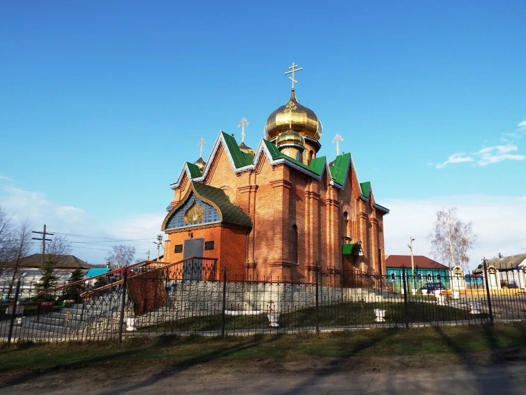 Церковь в полдомасово ульяновской. Полдомасово ульяновская область. Полдомасово ульяновская область. Село максимовка ульяновская область. Полдомасово церковь.