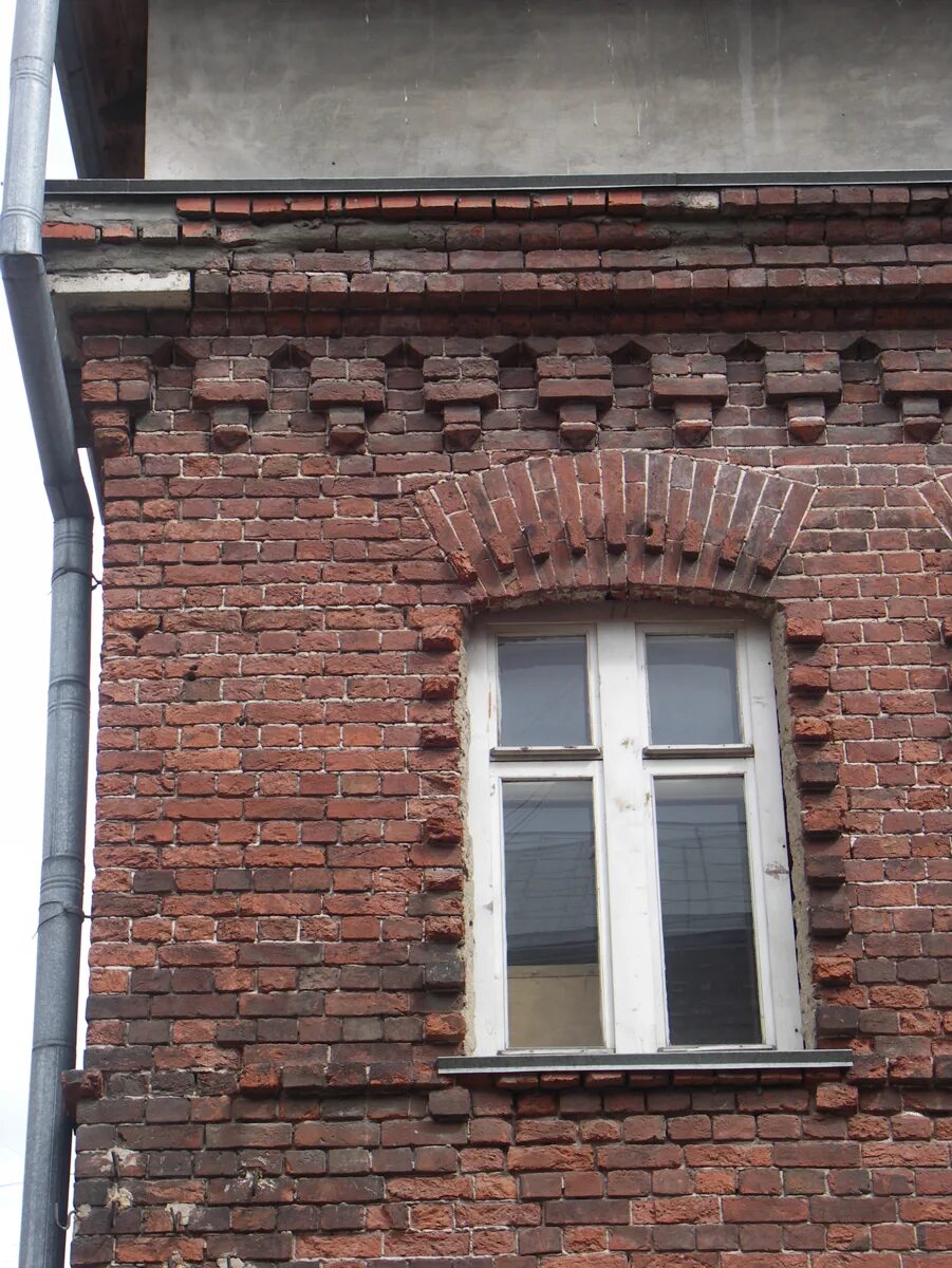 кирпичный карниз