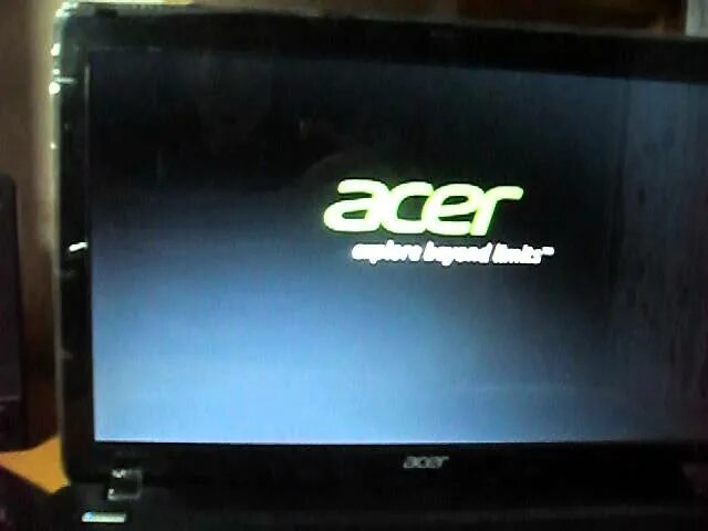 Ноутбук acer черный экран. Черный экран Acer. Ноутбук Асер чёрный экран. Acer загрузочный экран. Загрузка монитора Эйсер.